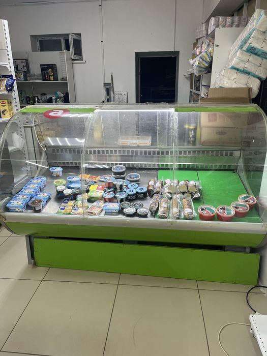 Продам витринные холодильники бу