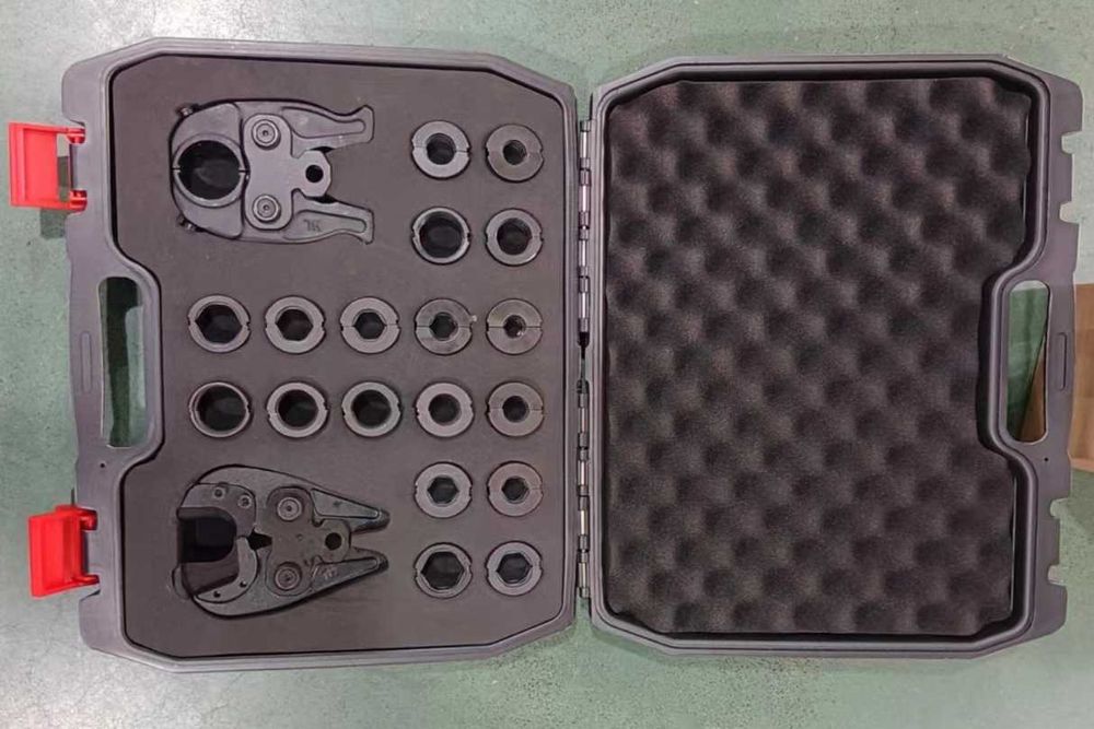 masina sertizat 3 in 1, 2 baterii 5Ah, bacuri TH U V M, cabluri CU/AL