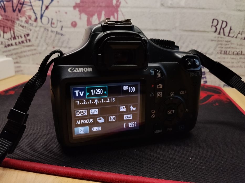 Canon 1100D 75-300mm