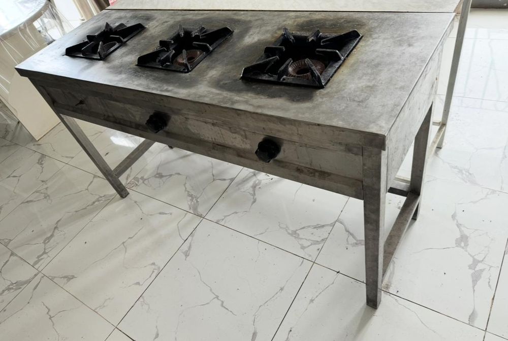 Продам газовую плиту