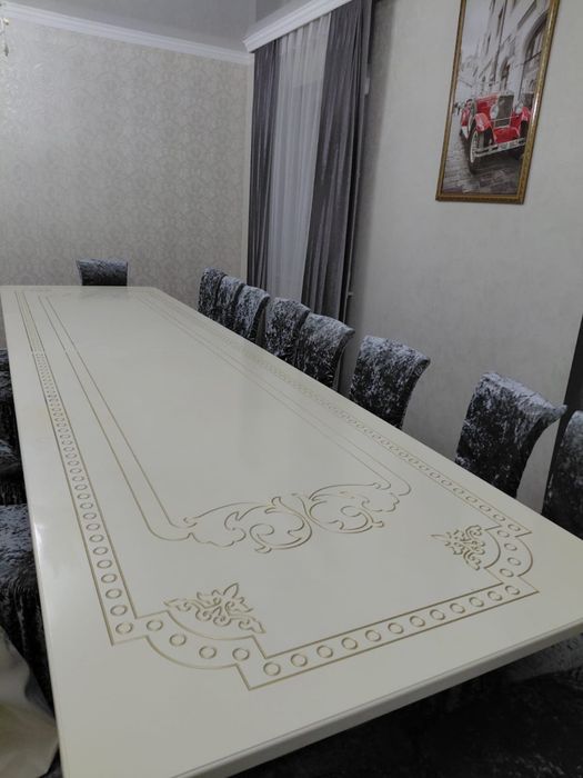 Стол для гостиной