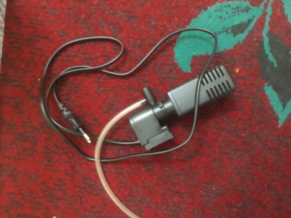 Akvarium qo'shimcha jihozlari bilan.