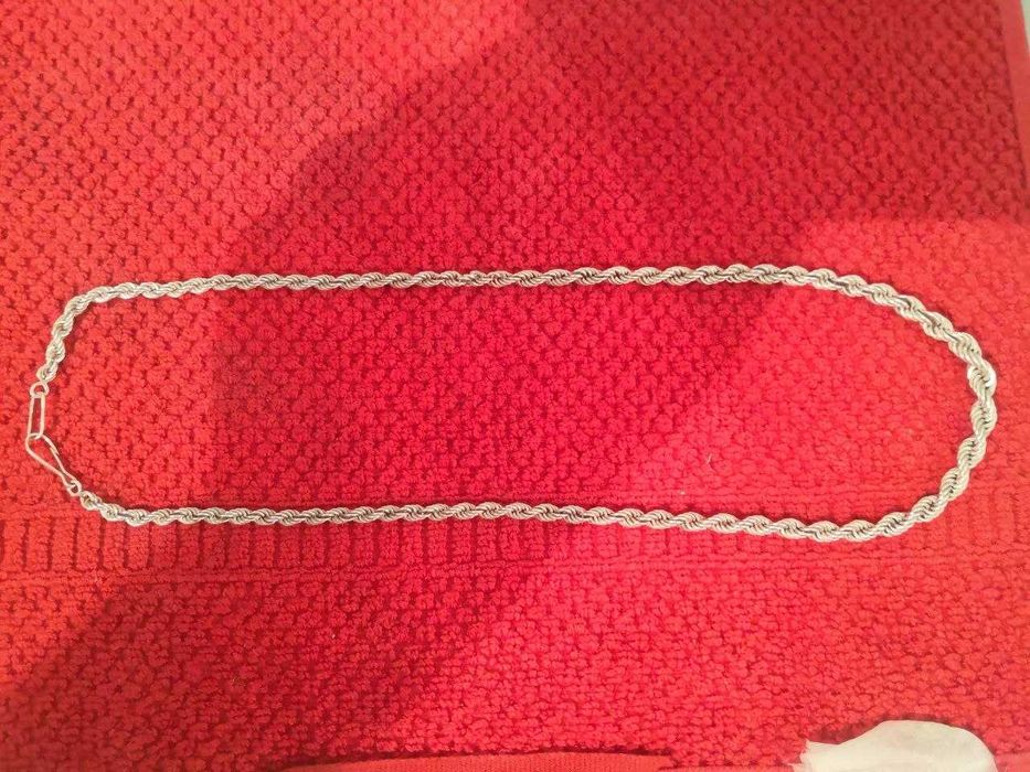 Серебряный тросик 875 пробы.