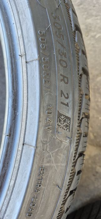 4 anvelope iarna noi Michelin,fata 265/35/21,spate 305/30/21,dot 2022.Pretul este pe bucata.