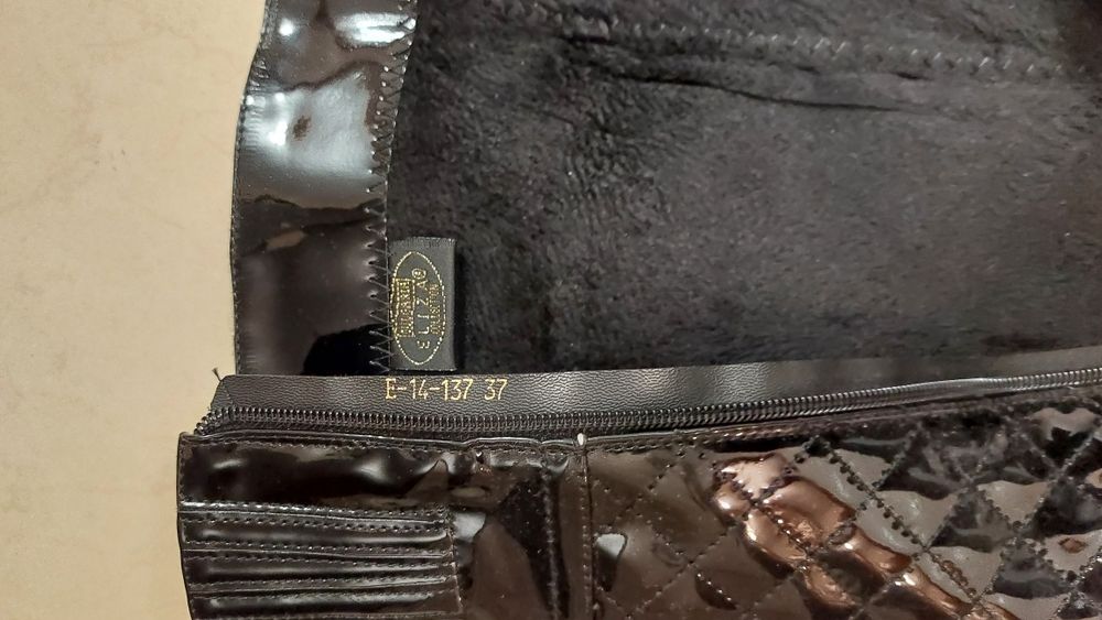 Ботуши равна подметка