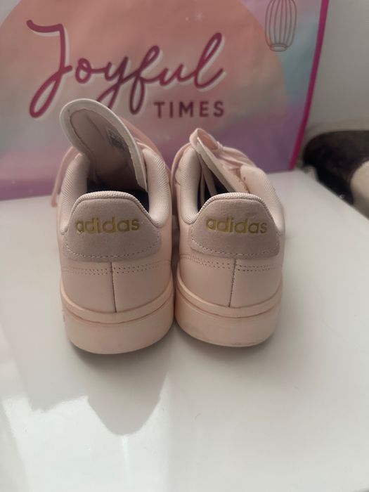 Маратонки Adidas 37номер