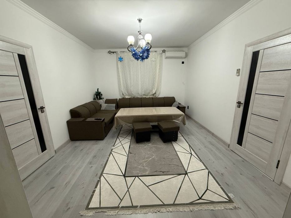 Срочно продаётся 4х комнатная квартира в Ангрене 5/1а !