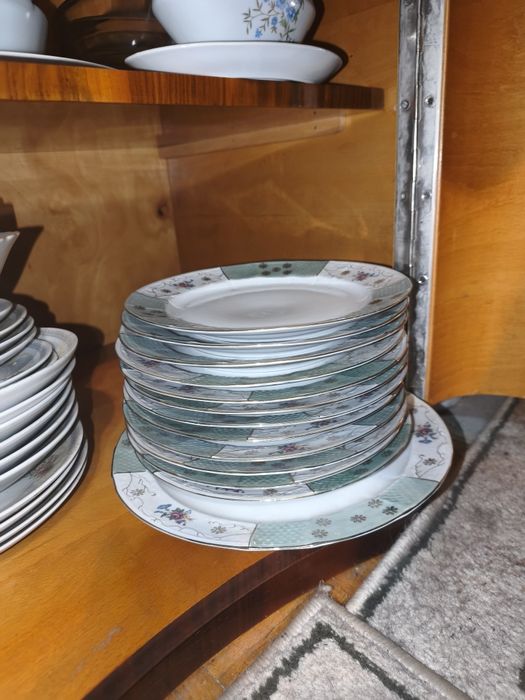 Set de farfurii 12 persoane din porcelan