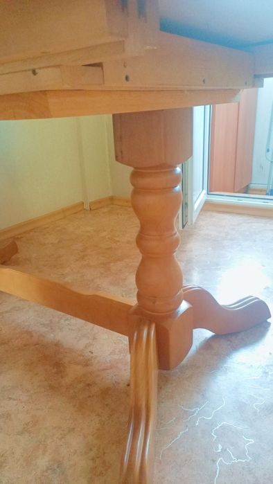 Продам стол, дерево