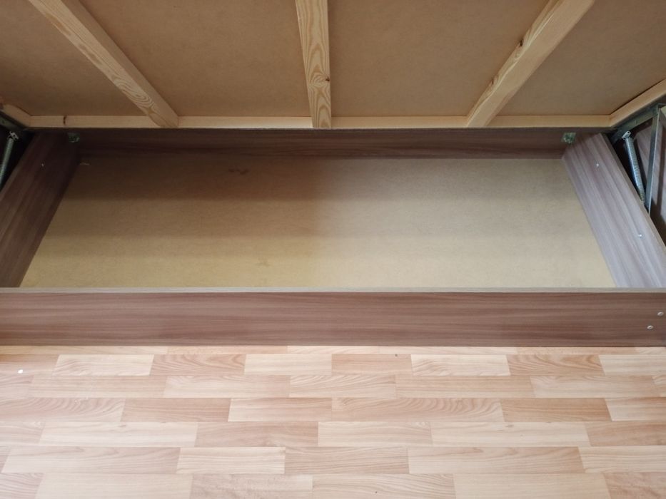 Кровать Б/у. В хорошем состоянии