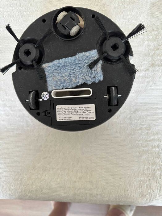 Робот-пылесос маленький, но очень подвижный.