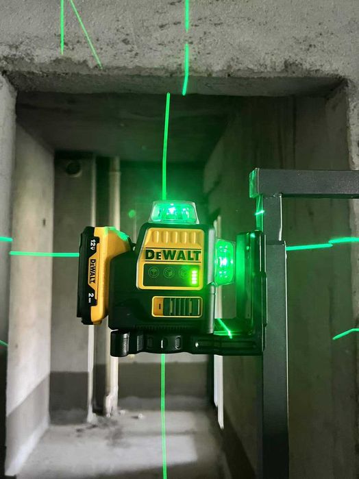 Nivela laser acumulator cu Auto-nivelare, suport magnetic