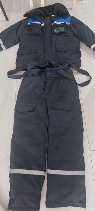 Продаю  спец одежду