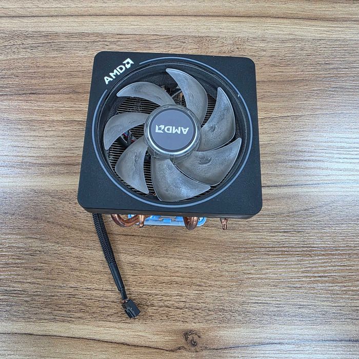 Кулер процесора AMD Wraith Prism