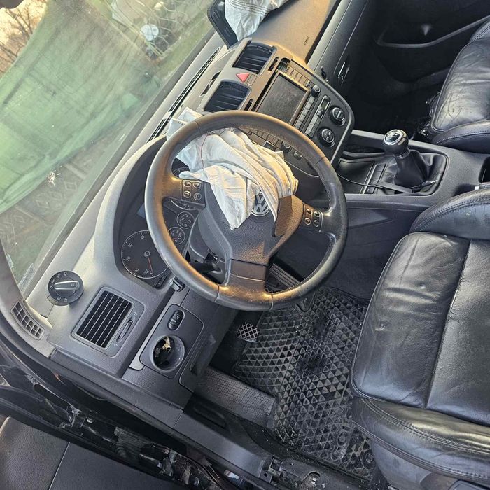 Продавам Голф 5  2.0tdi 140кс 4х4
както и още около 15 Голфа на ЧАСТИ