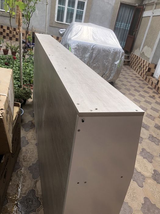 Mebel sotiladi.