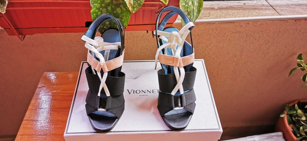 Оригинални маркови дамски сандали VIONNET - 36 номер