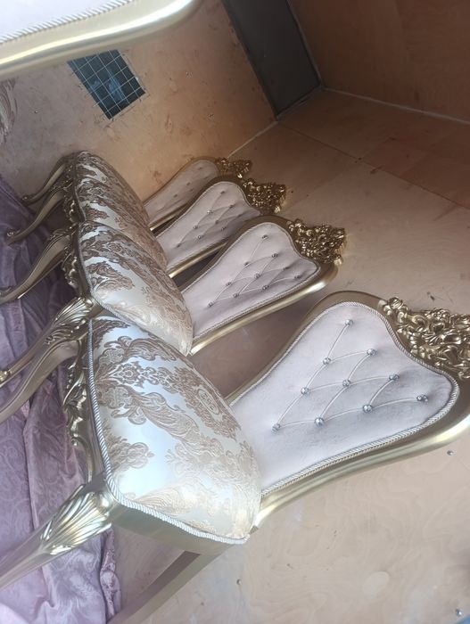 Продам срочно стулья