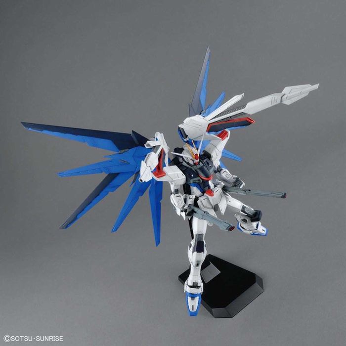 Bandai MG Freedom ver 2.0 PreOrder