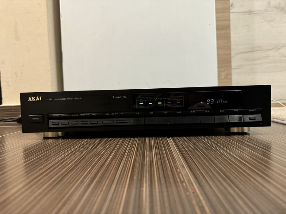 Akai AT-52 Тунер