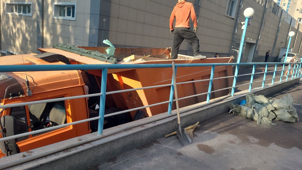 Вывоз мусора  песок