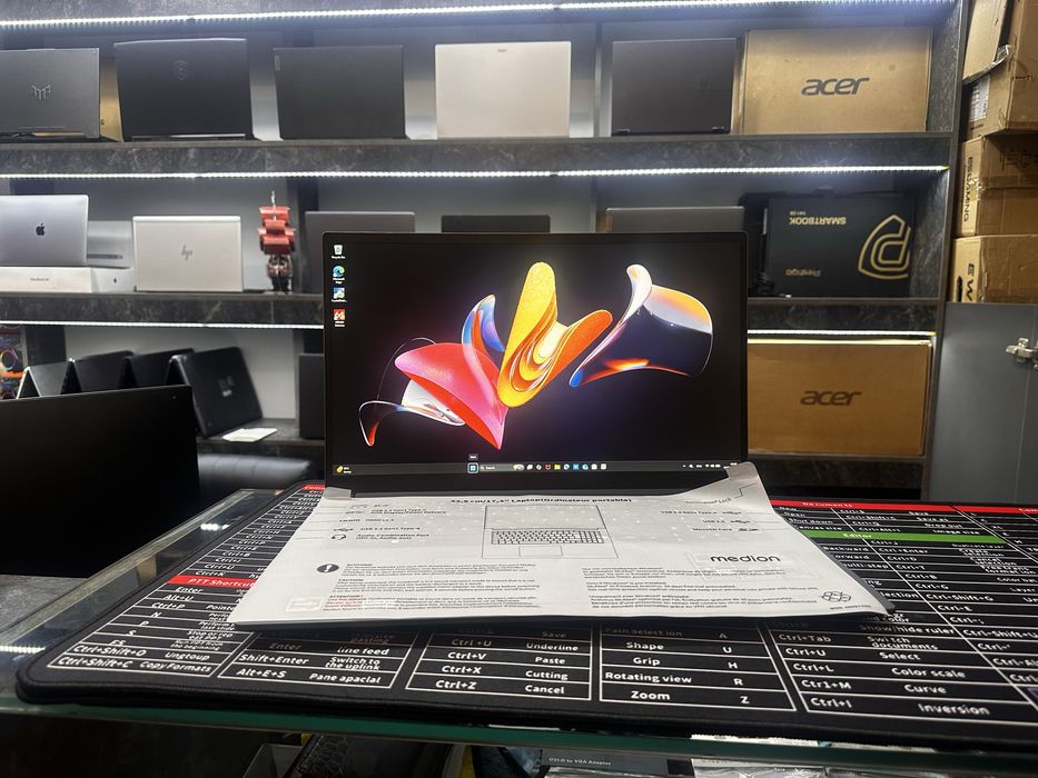 Офисный ноутбук Medion made in Germany AMD Ryzen 5-7430U 16/512GB