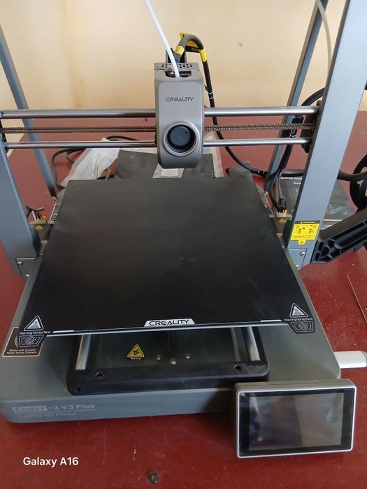 3D printer, Creality firma, holati a'lo, yangi, 2026-yil