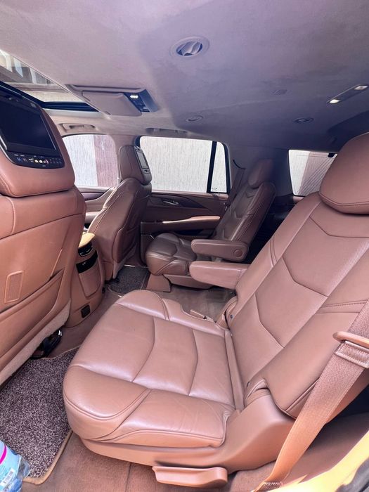 CADILLAC ESCALADE Sotiladi xolati allo