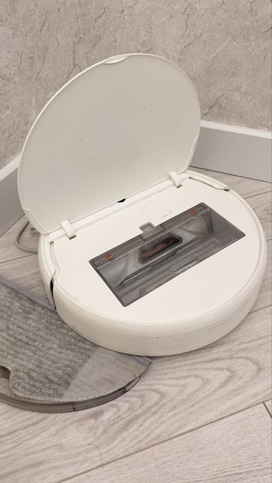 Роьот Пылесос в отличном состоянии