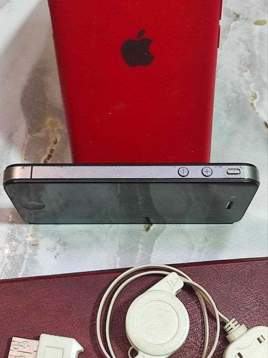 iPhone 4. В хорошем состоянии.ICLOUD чистый. IMEI надо регистрировать.