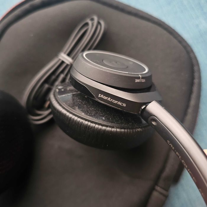 Plantronics Focus Voyager Bluetooth only