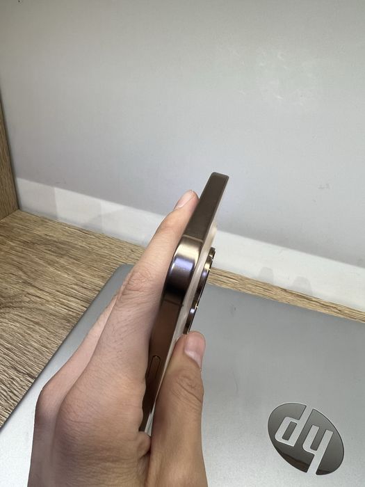 Iphone 16 pro max desert