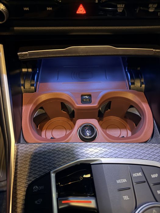 Bmw подстаканик зашитка