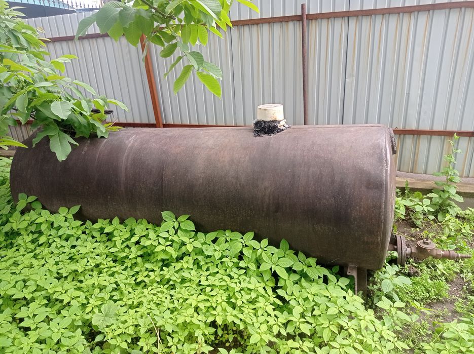 Бочка 2 куб металлическая