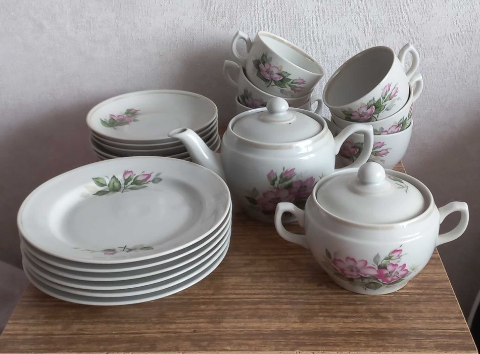 Набор посуды и набор стаканов