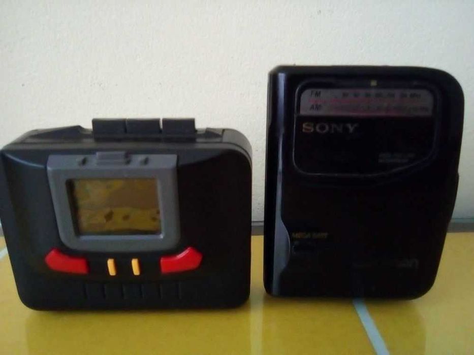 mini casetofon portabil foarte vechi