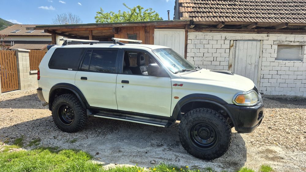 Mitsubishi pajero sport 2.5
