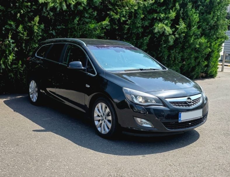Vând Opel Astra J 2012 1.7 CDTI