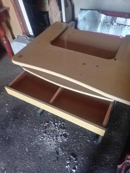 Продам компьютерный стол