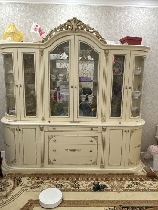 Мебель спальный,комод,сервант