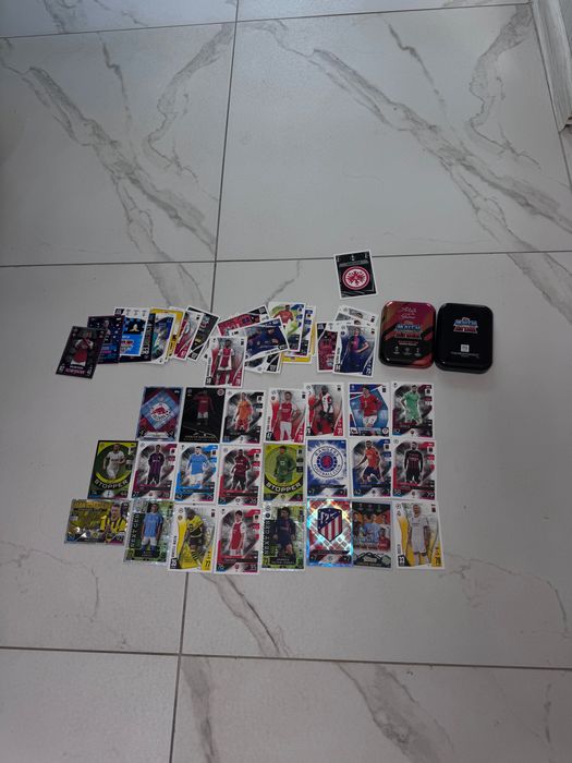 Футболни карти на match attax 2022