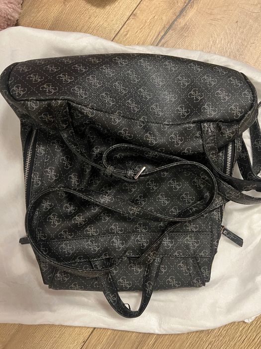 Раница Guess черна