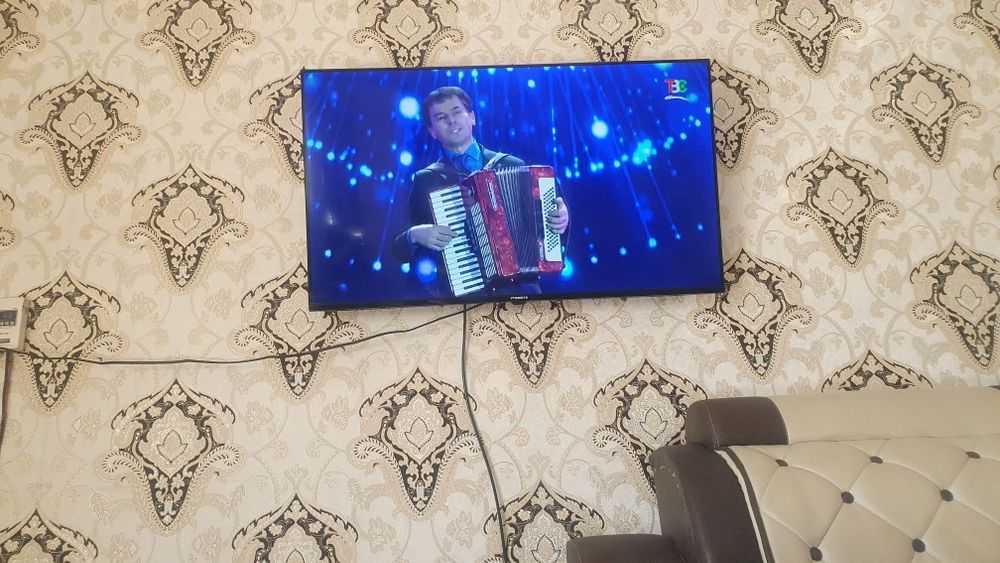 Срочна телевизор сотилади 95/55  снтмитр янги олинганига бир ярим йил