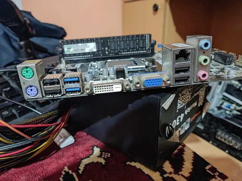 Kit Placă de bază MSI H81M-P33