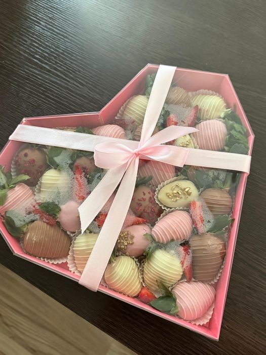 продается клубника в шоколаде