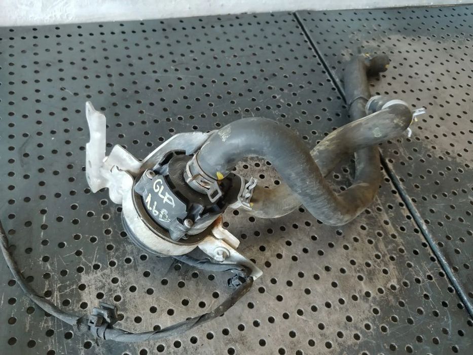 pompa recirculare apa 1.6b cla x117  mercedes a-class w176 b-class w246  gla  a0005000686  0392023206