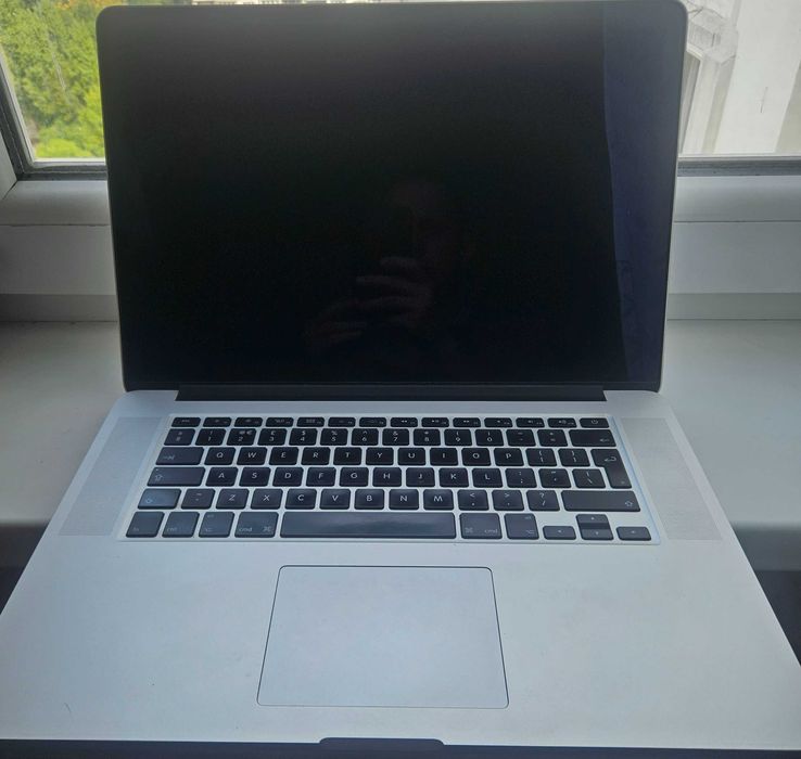 Macbook Pro 15 Retina, 16GB Ram, Quad Core i7, 512GB SSD, Nvidi GPU, Mac OS Sequoia, Много добро състояния