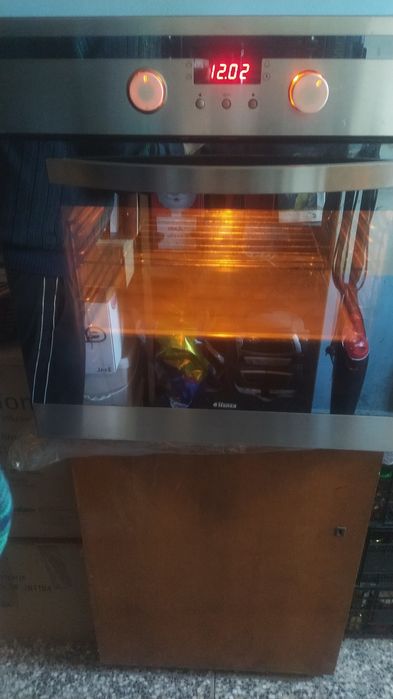 Фурна за вграждане Hansa