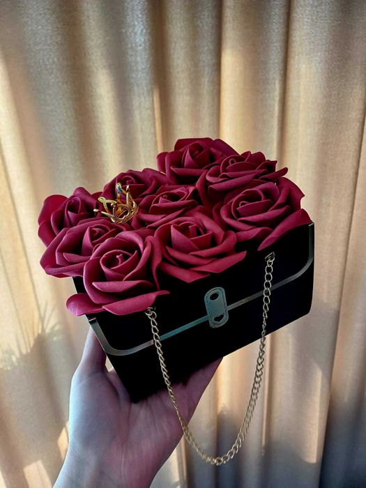 Кутия с вечни рози