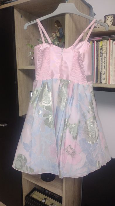 Vând rochie  elegantă